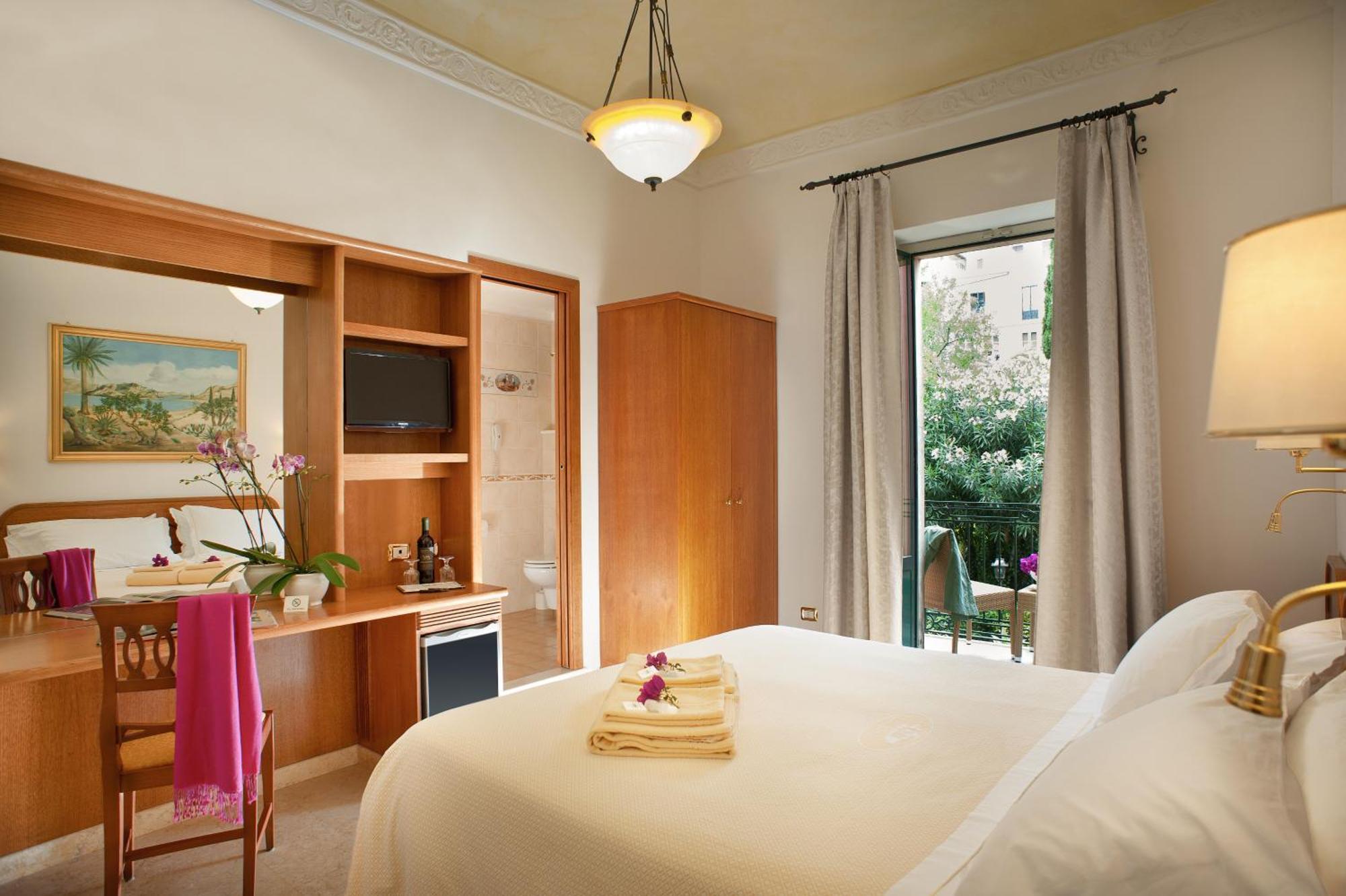 Hotell Schuler 4*